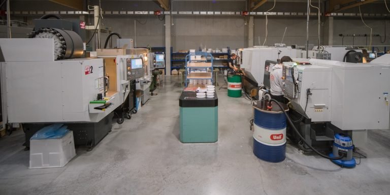 CNC-afdeling met draai- en freesmachines