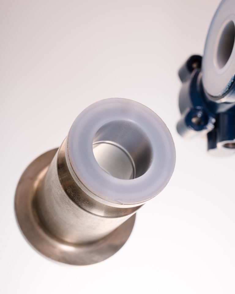Metalen fitting met corrosiebestendige kunststof bekleding